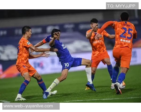 上海恒大与山东鲁能激战正酣谁能在这场对决中笑到最后