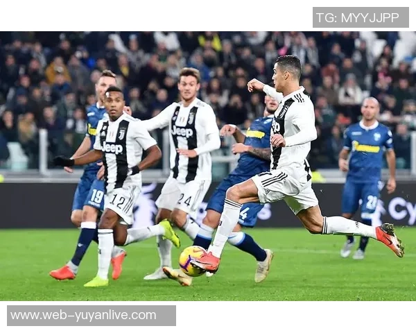 尤文图斯与那不勒斯激战正酣谁将赢得意甲巅峰对决的荣耀